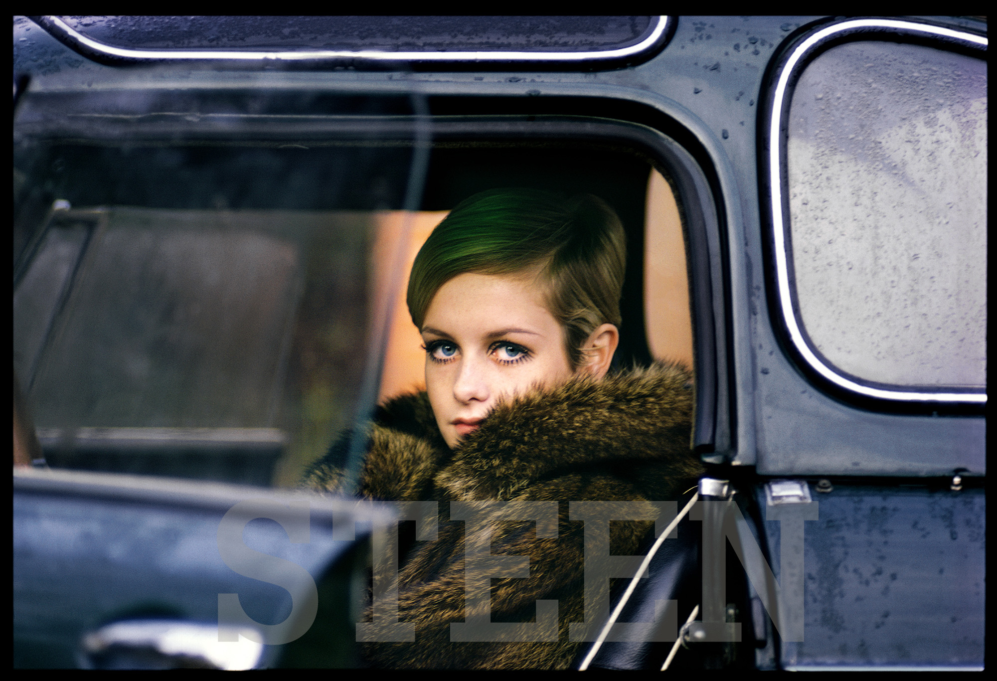 an exclusive limited edition photograph of the swinging sixties fashion model twiggy by british photographer david steen